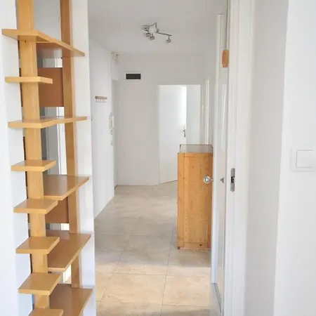 Spacious Center Apartman *